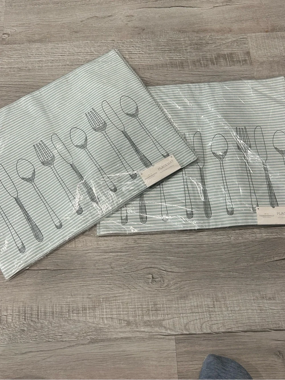 8 Threshold placemats